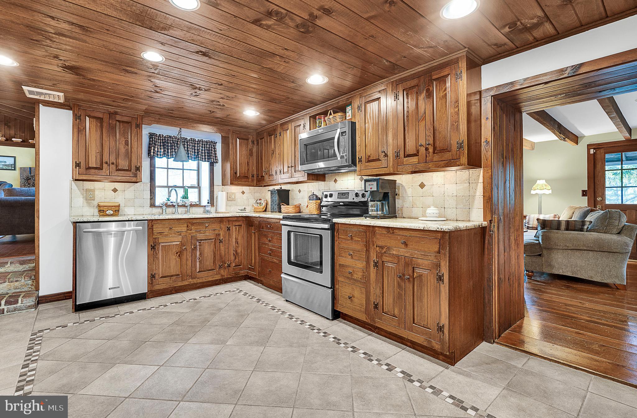 1113 Three Mile Run Road Perkasie, PA 18944 - Photo 23 of 59