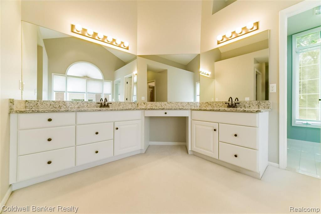 1214 Putnam Circle Rochester, MI 48307 - Photo 19 of 36