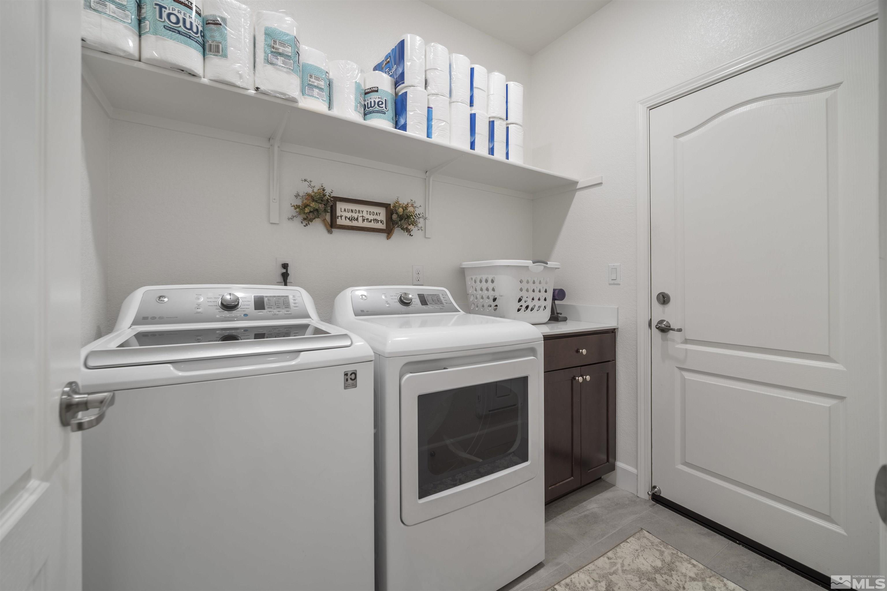 6713 Eagle Peak Drive Carson City, NV 89701 - Photo 33 of 40 a utility room with dryer and washer