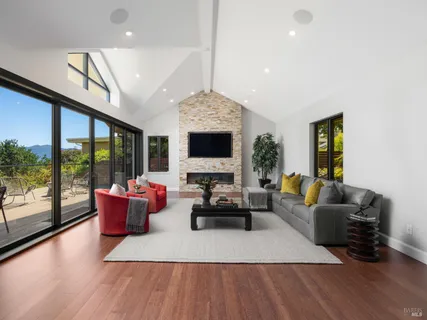 $6,277,000 | 9 Burrell Court, Tiburon, CA 94920