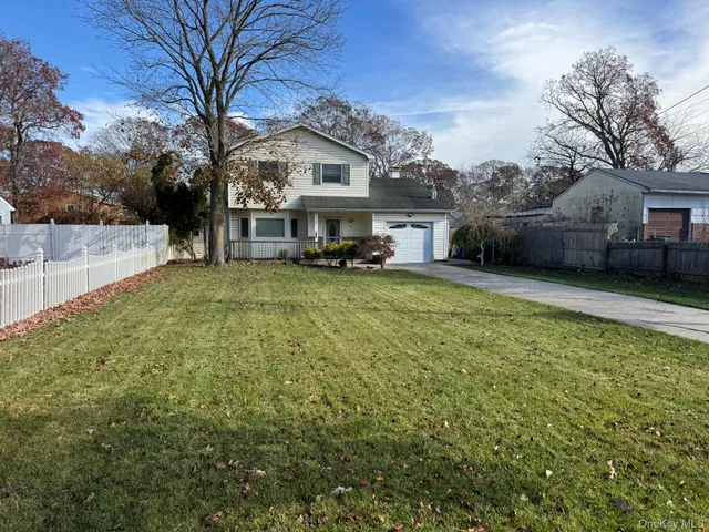 $489,990 | 41 Broadway, Shirley, NY 11967