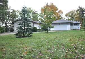 $2,100 | 24111 64th Place, Paddock Lake, WI 53168