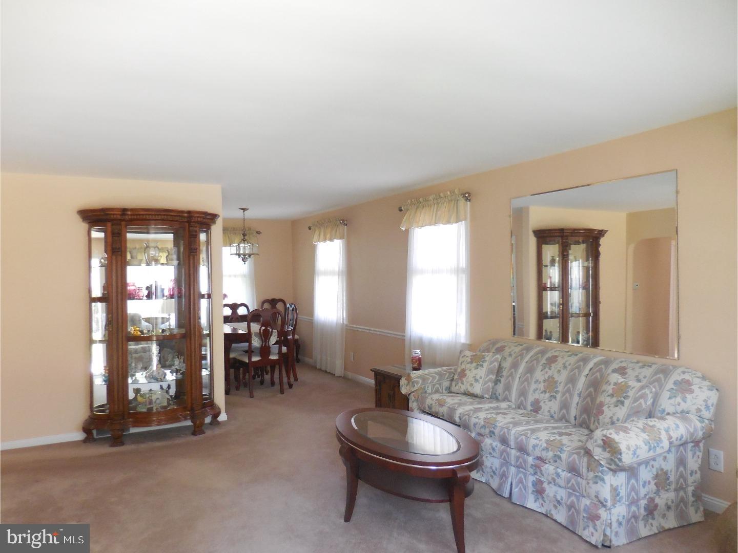 324 Pinecrest Road Springfield, PA 19064 - Photo 4 of 18