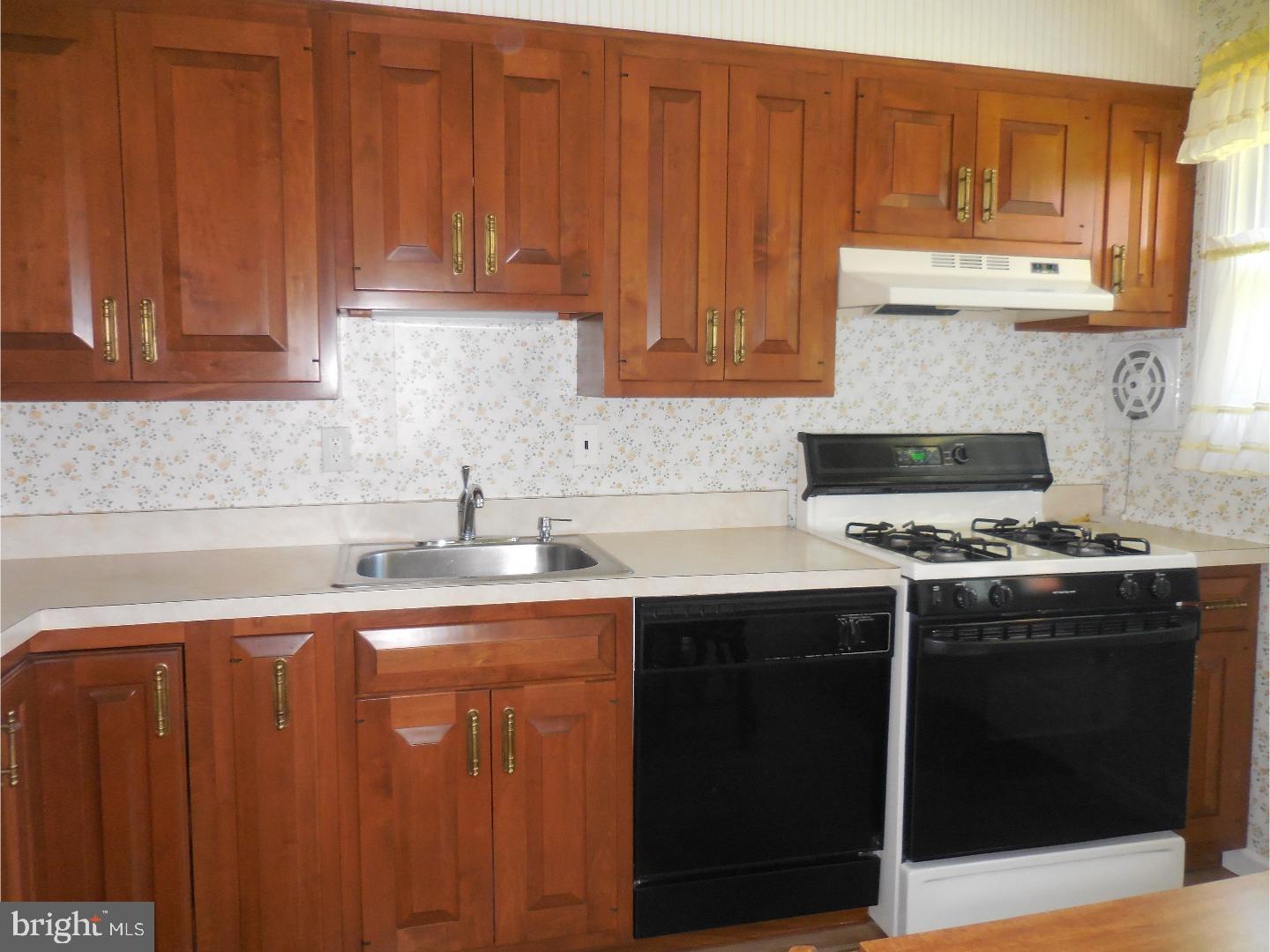 324 Pinecrest Road Springfield, PA 19064 - Photo 6 of 18