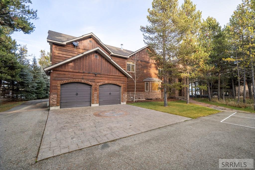 3653 Redtail Street Island Park, ID 83429 - Photo 4 of 80