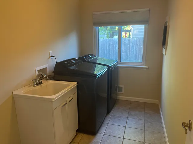 $2,100 | 2 Trowbridge Court, Ann Arbor, MI 48108