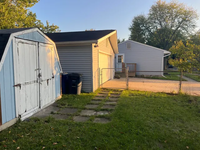 $2,100 | 2 Trowbridge Court, Ann Arbor, MI 48108