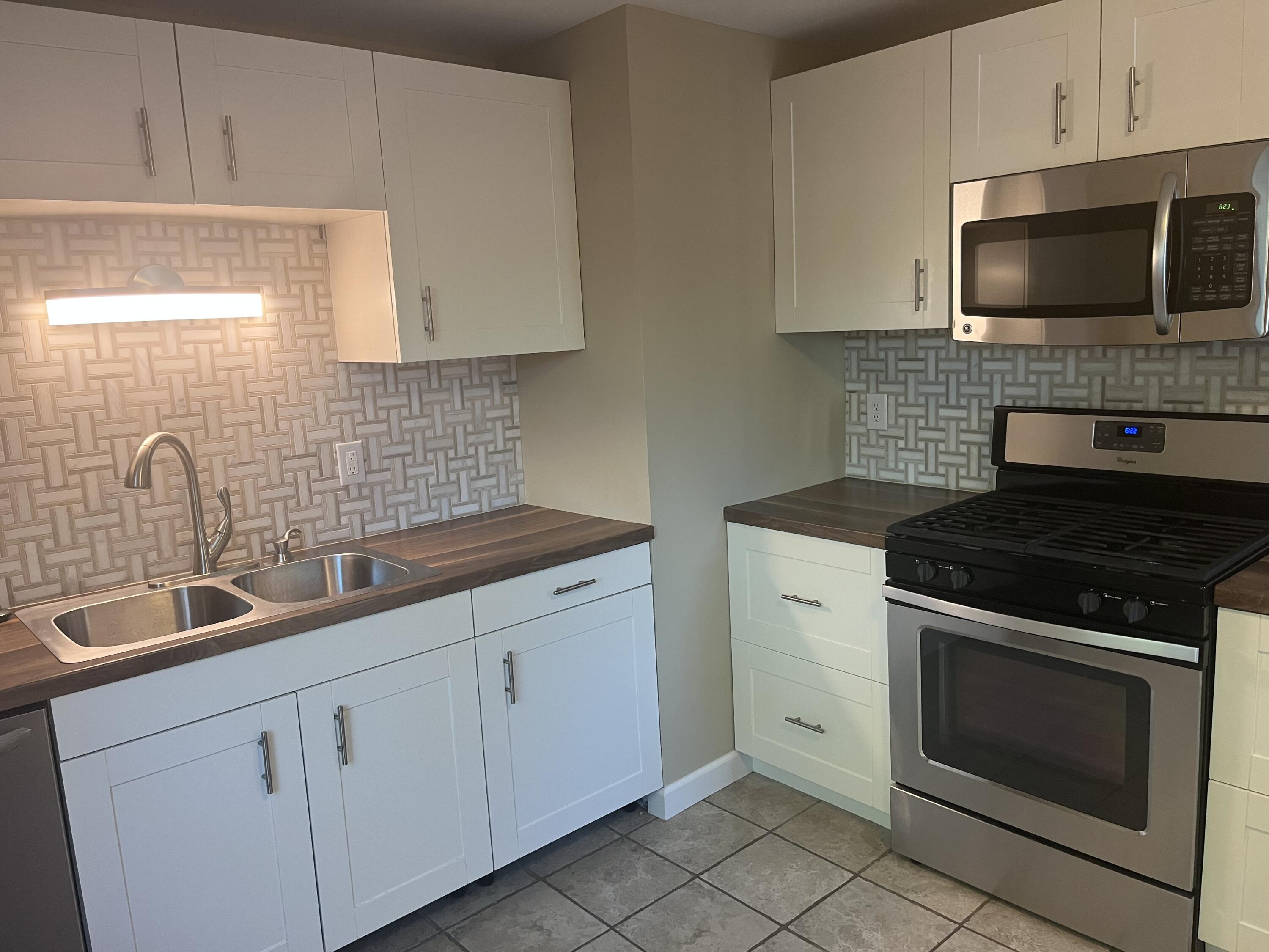 2 Trowbridge Court Ann Arbor, MI 48108 - Photo 8 of 21 IMG_6596