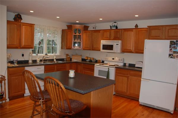 549 Reservoir Road Lunenburg, MA 01462 - Photo 9 of 26 Gallery Image 9