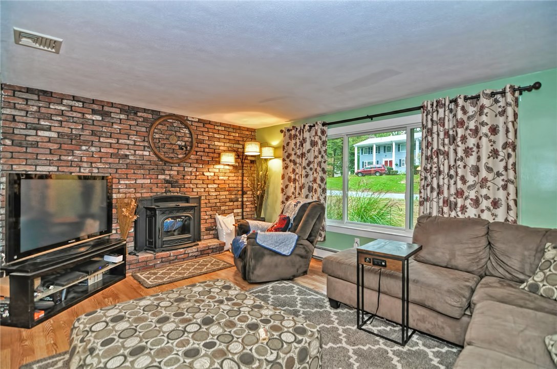 63 High Ridge Drive Cumberland, RI 02864 - Photo 11 of 33