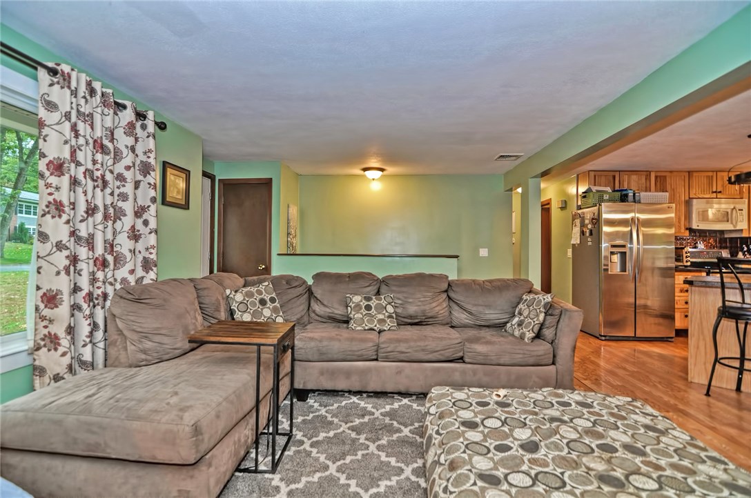 63 High Ridge Drive Cumberland, RI 02864 - Photo 12 of 33