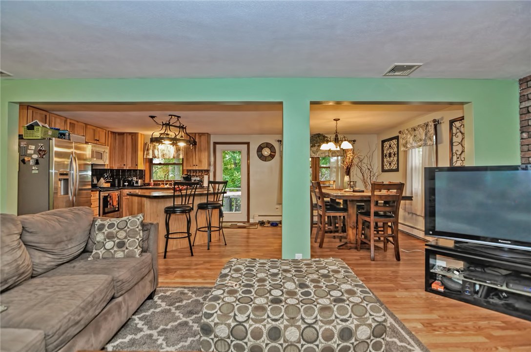 63 High Ridge Drive Cumberland, RI 02864 - Photo 13 of 33