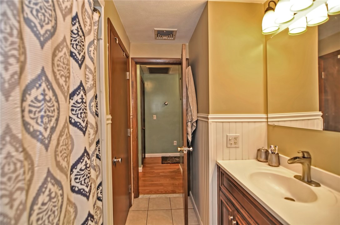 63 High Ridge Drive Cumberland, RI 02864 - Photo 27 of 33