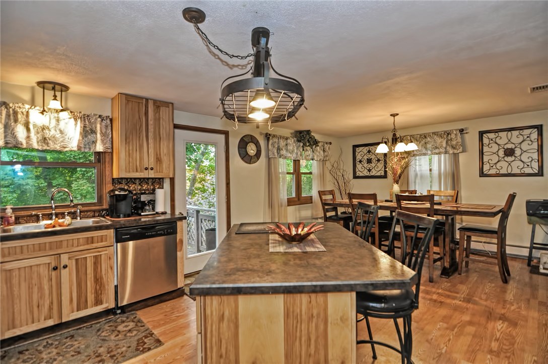 63 High Ridge Drive Cumberland, RI 02864 - Photo 5 of 33