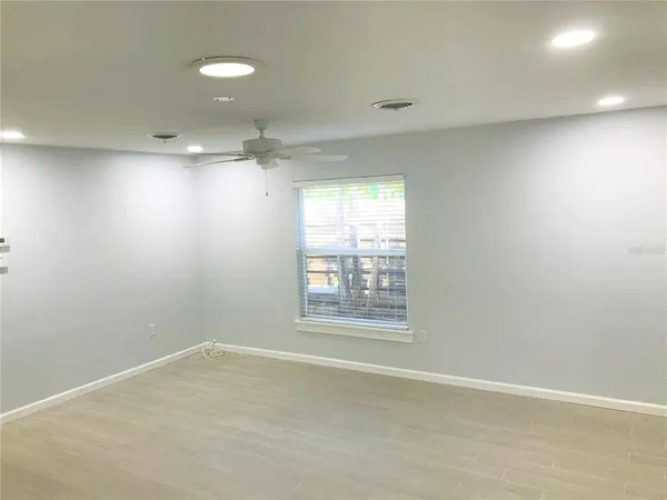 $2,000 | 2541 Floyd Street, Sarasota, FL 34239