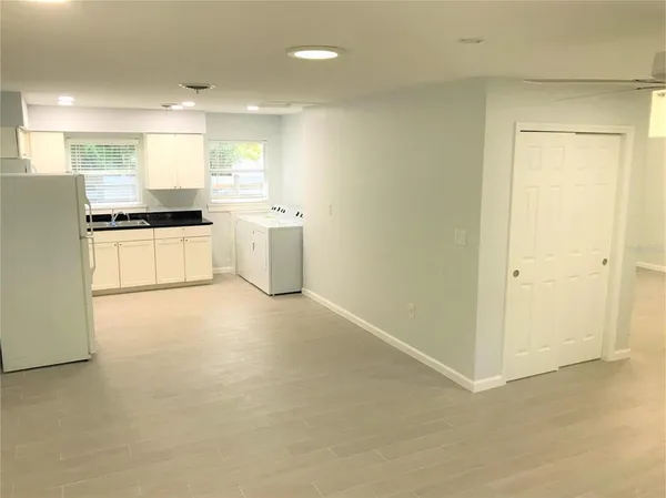 $2,000 | 2541 Floyd Street, Sarasota, FL 34239