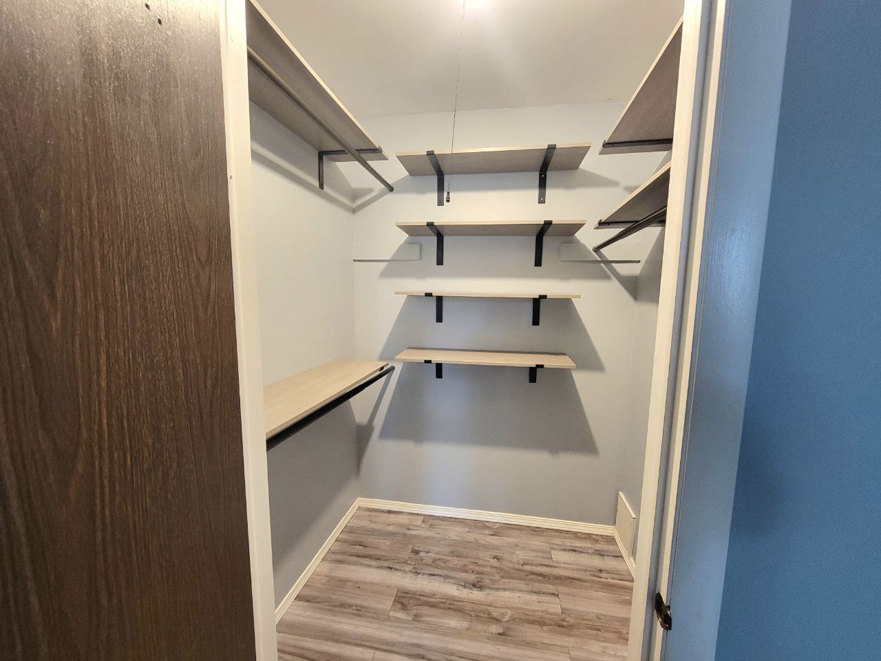 4730 Calvert Drive, Unit B1 Rolling Meadows, IL 60008 - Photo 16 of 23 a view of entryway