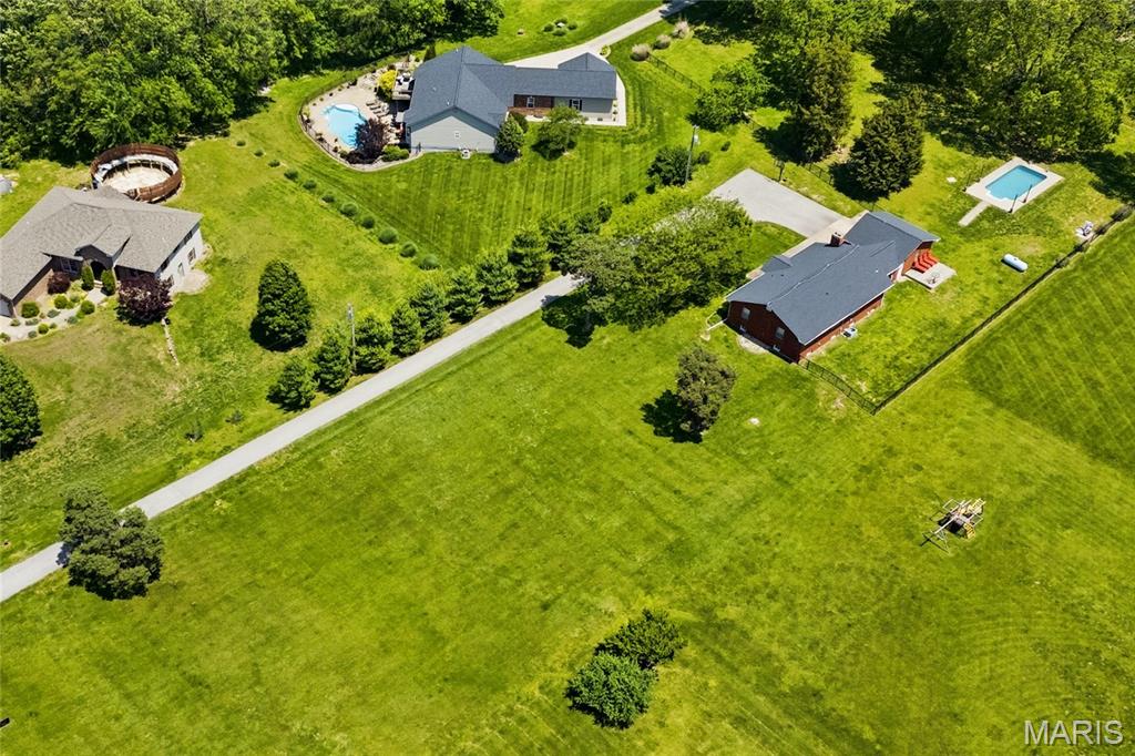 2712 Vulliet Road Highland, IL 62249 - Photo 7 of 48