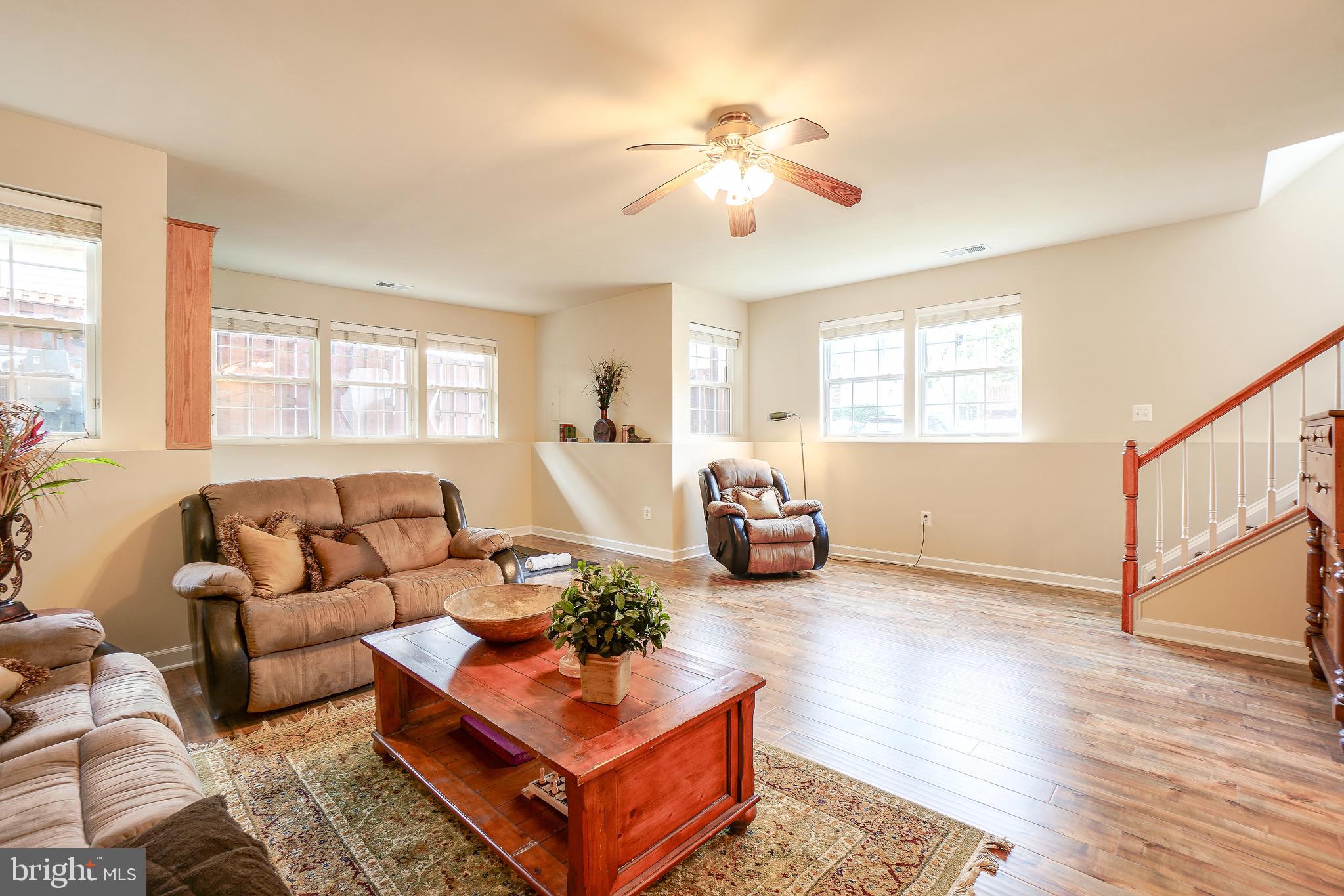 4091 River Forth Drive Fairfax, VA 22030 - Photo 29 of 32 a living room with furniture and a couch