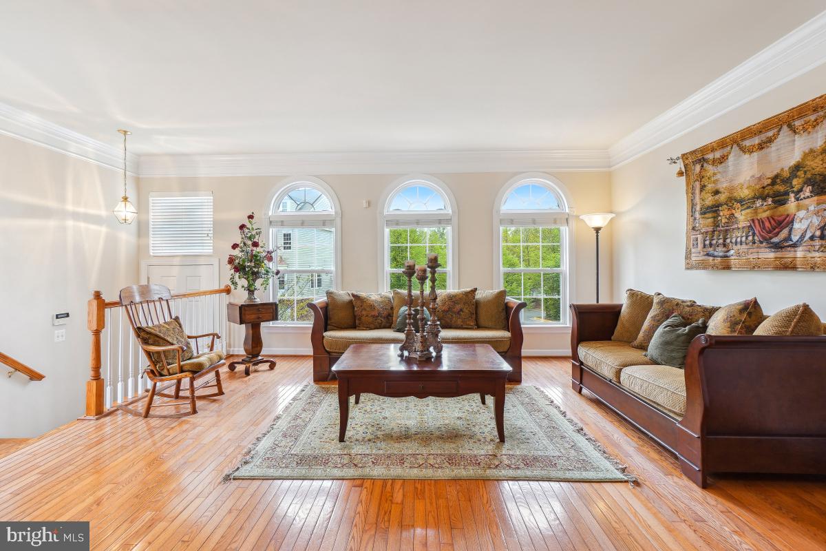 4091 River Forth Drive Fairfax, VA 22030 - Photo 3 of 32 a living room with furniture and a large window