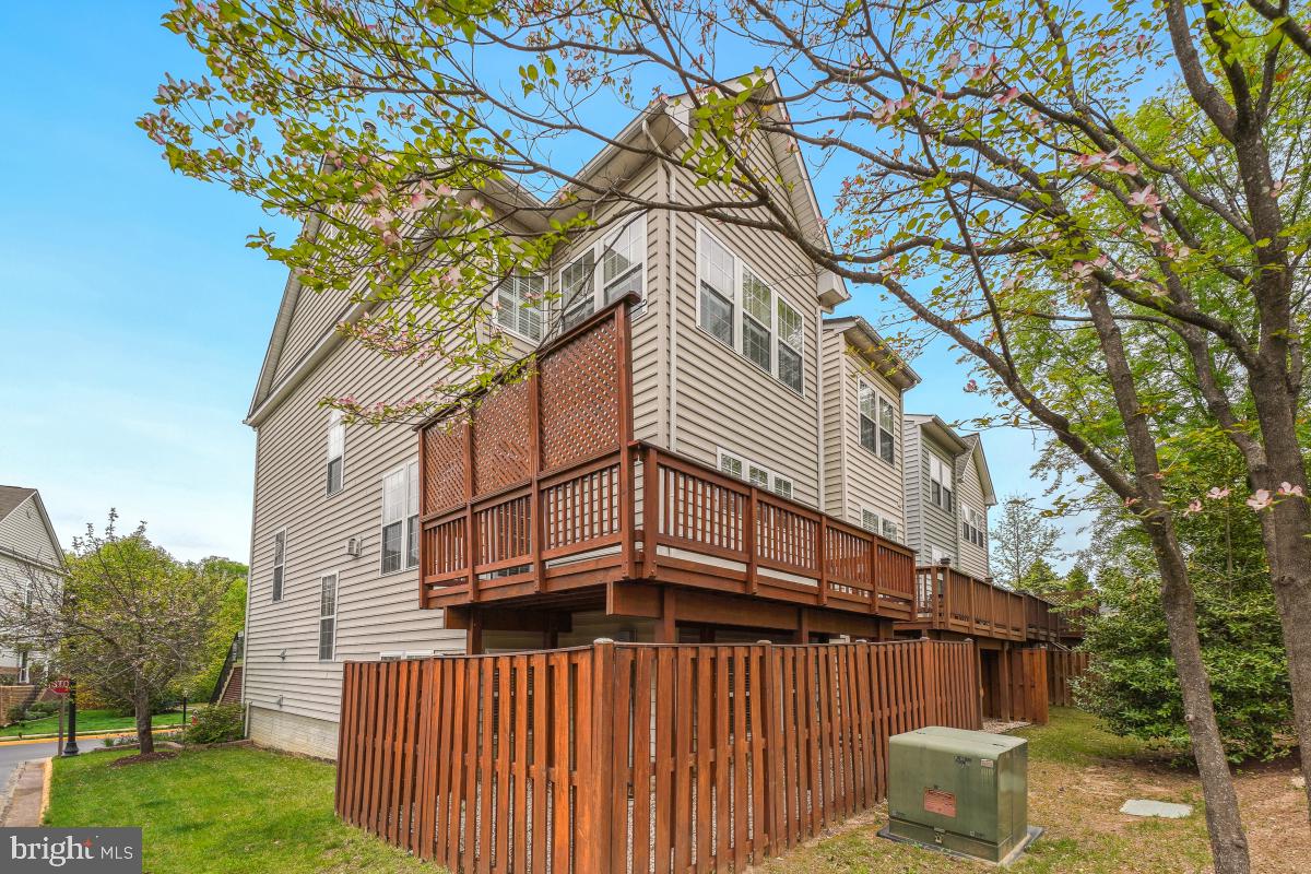 4091 River Forth Drive Fairfax, VA 22030 - Photo 32 of 32 a view of a house with a yard