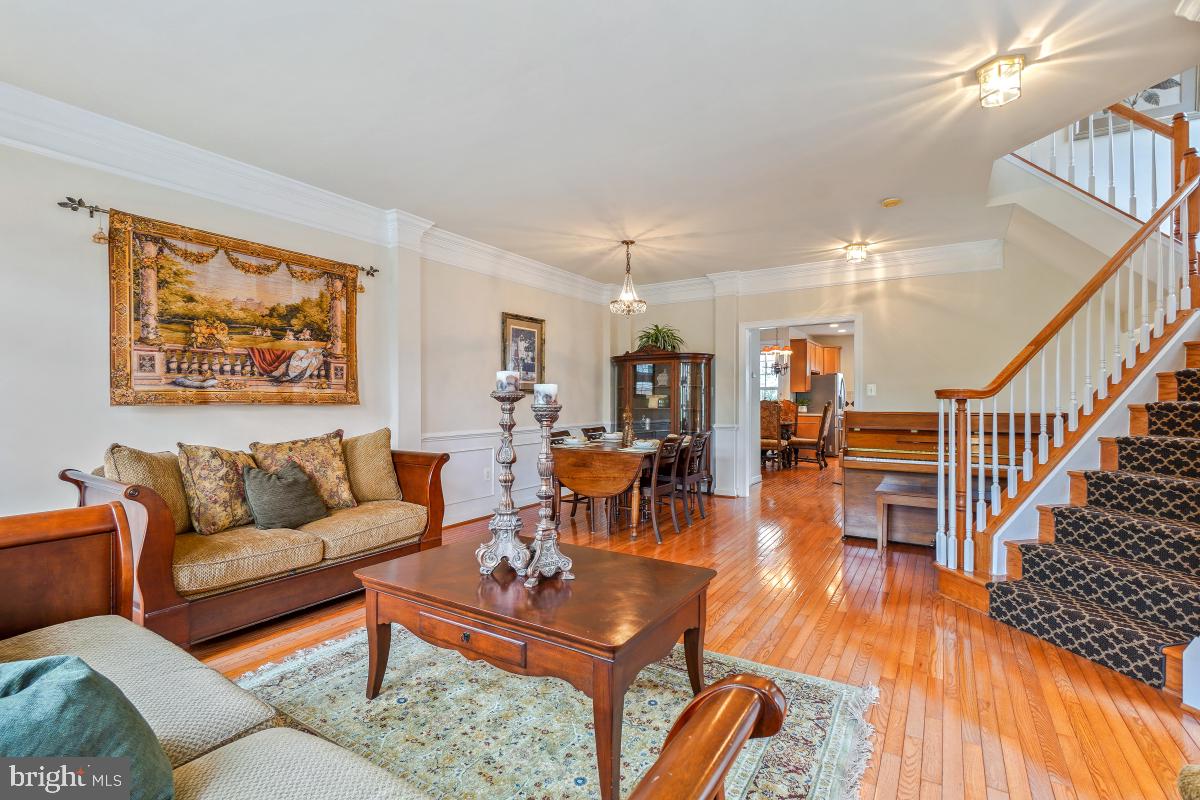 4091 River Forth Drive Fairfax, VA 22030 - Photo 5 of 32 a living room with furniture and wooden floor
