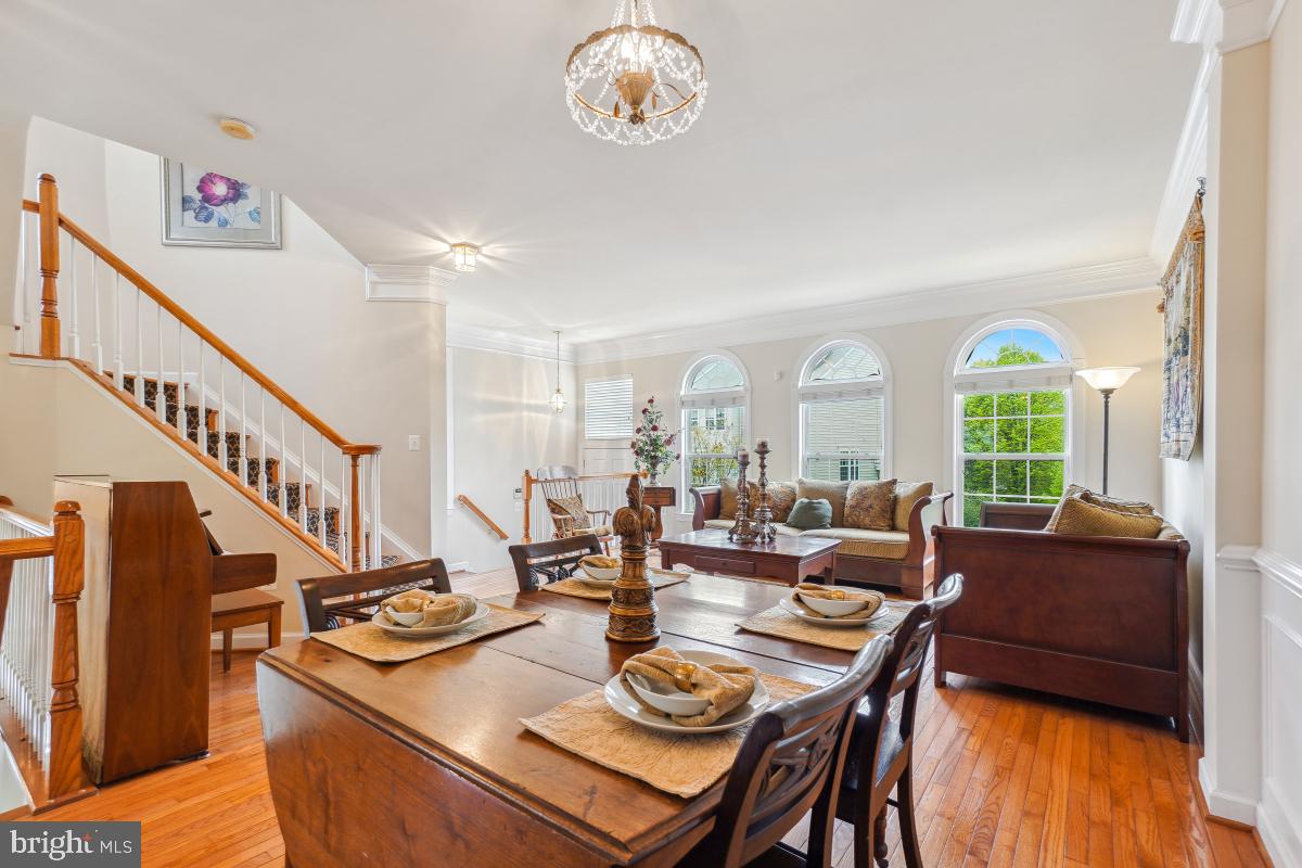 4091 River Forth Drive Fairfax, VA 22030 - Photo 6 of 32 a living room with furniture and a large window