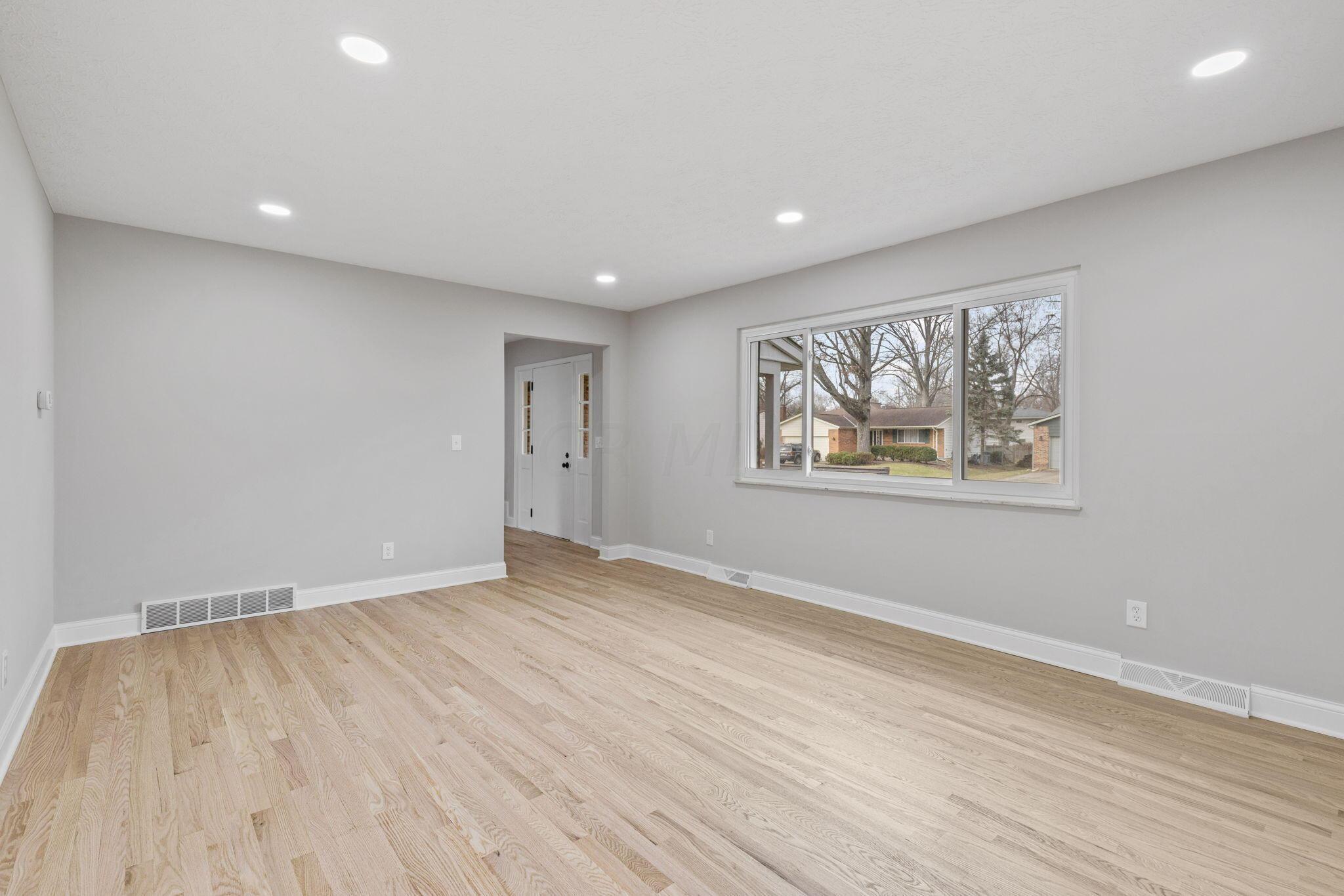 6828 Worthington Galena Road Worthington, OH 43085 - Photo 5 of 32 12-web-or-mls-2023-12-21 6828 Worthingto
