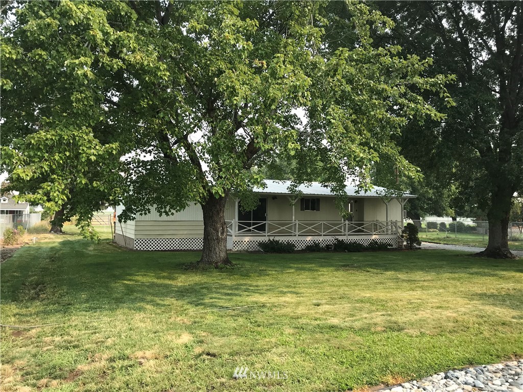 176 North Star Road Brewster, WA 98812 - Photo 1 of 24 Gallery Image 1