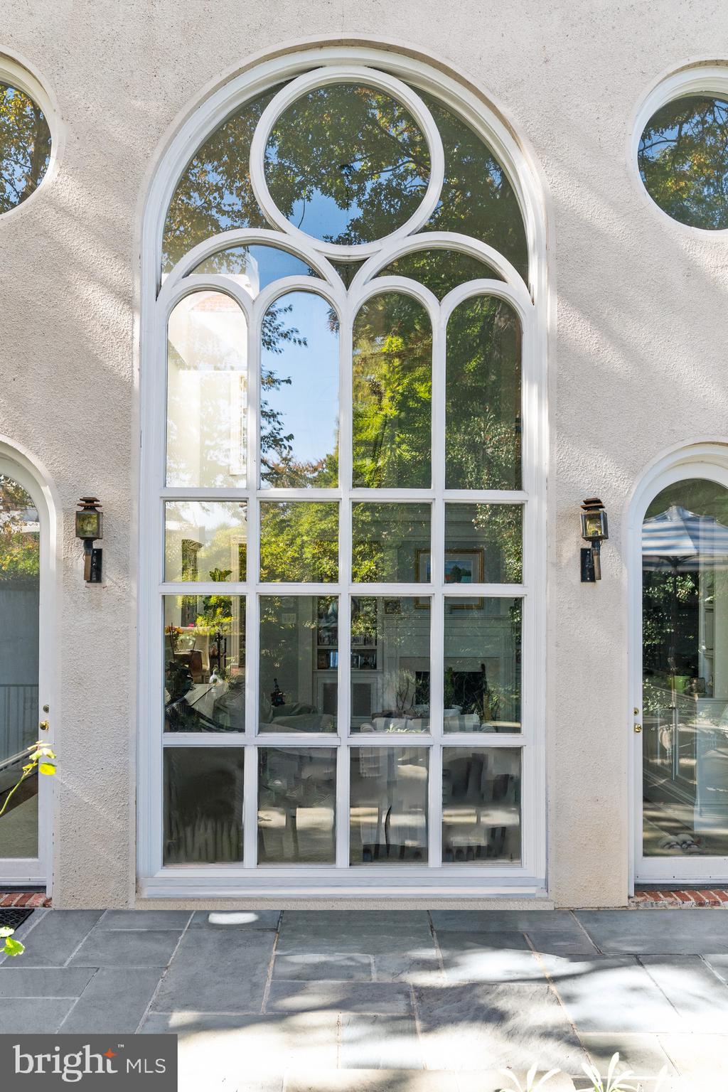 1409 31st Street Northwest Washington, DC 20007 - Photo 4 of 8 a front view of a house with garden