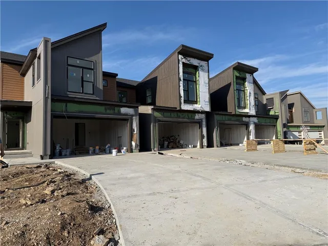 $629,000 | 9305 Aminda Street, Lenexa, KS 66227