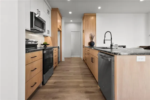 $629,000 | 9305 Aminda Street, Lenexa, KS 66227