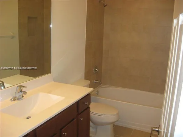 $3,300 | 16585 Southwest 42nd Way, Unit 16585, Miami, FL 33185