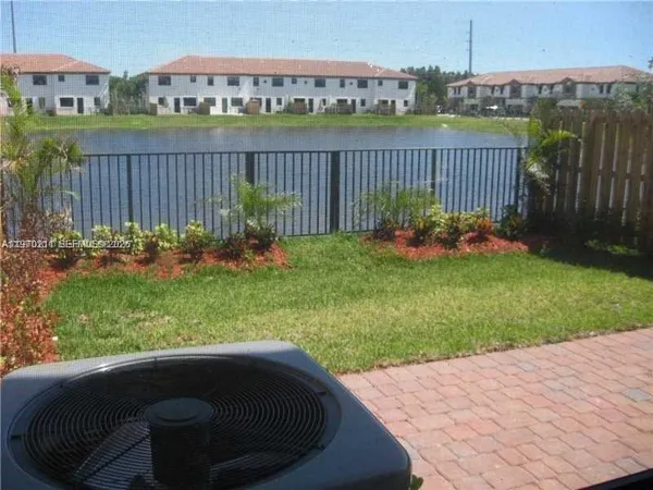 $3,300 | 16585 Southwest 42nd Way, Unit 16585, Miami, FL 33185