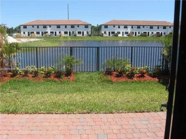 $3,300 | 16585 Southwest 42nd Way, Unit 16585, Miami, FL 33185