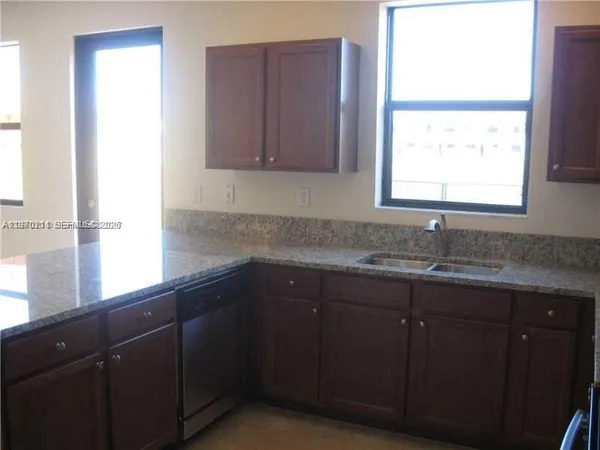 $3,300 | 16585 Southwest 42nd Way, Unit 16585, Miami, FL 33185