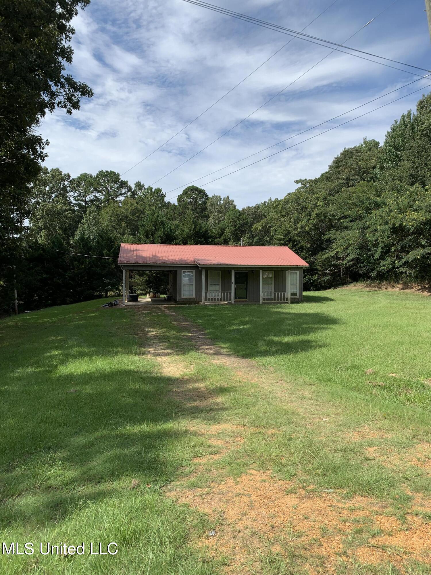 283 A Coles Point Road Batesville, MS 38606 - Photo 2 of 6 IMG_1146