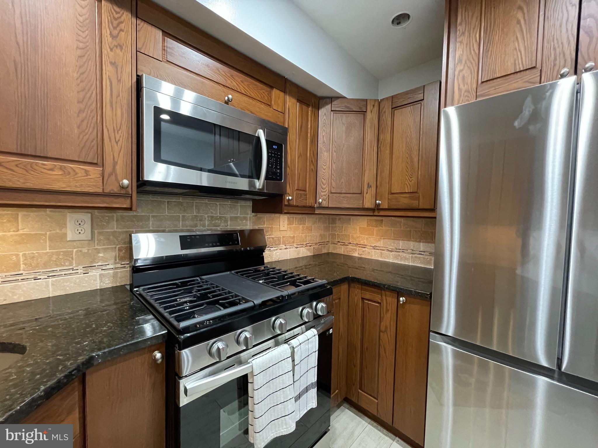 61 G Street Southwest, Unit B Washington, DC 20024 - Photo 13 of 60