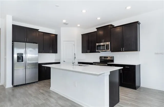 $2,995 | 7137 Dilly Lk Avenue, Groveland, FL 34736