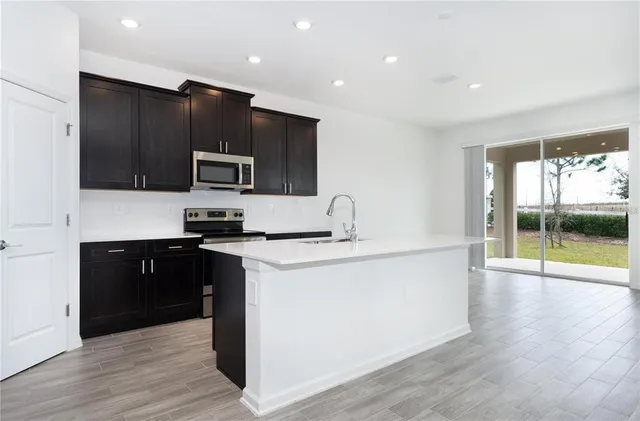 $2,995 | 7137 Dilly Lk Avenue, Groveland, FL 34736