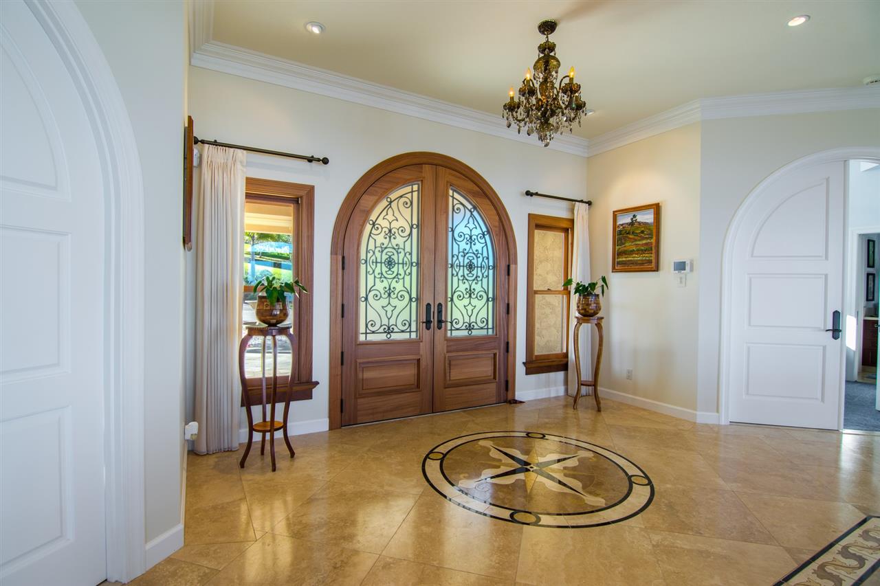 80 Hale Pili Way Haiku, HI 96708 - Photo 15 of 30 a view of a livingroom with furniture window and a chandelier