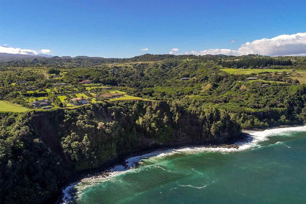 80 Hale Pili Way Haiku, HI 96708 - Photo 3 of 30 a view of a city