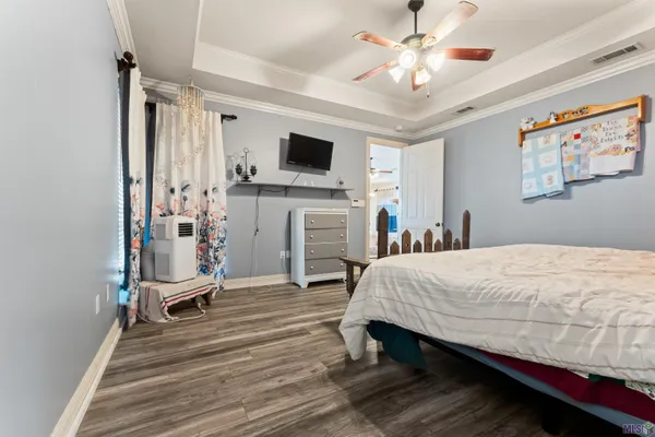 $370,000 | 10064 Garden Oaks Avenue, Denham Springs, LA 70706