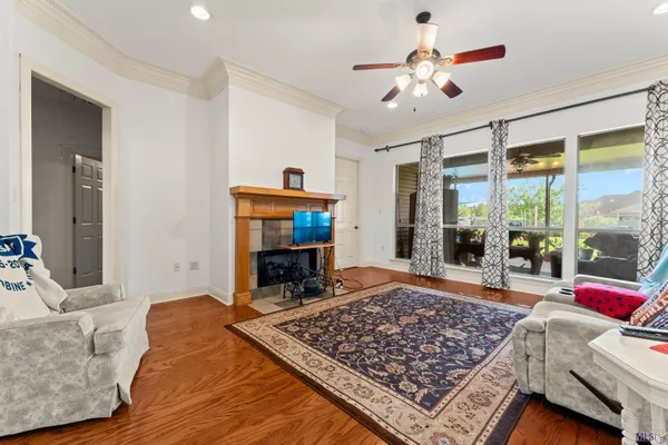 $370,000 | 10064 Garden Oaks Avenue, Denham Springs, LA 70706