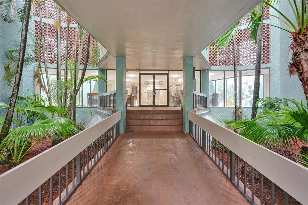 4222 Inverrary Boulevard, Unit 4309 Lauderhill, FL 33319 - Photo 1 of 8