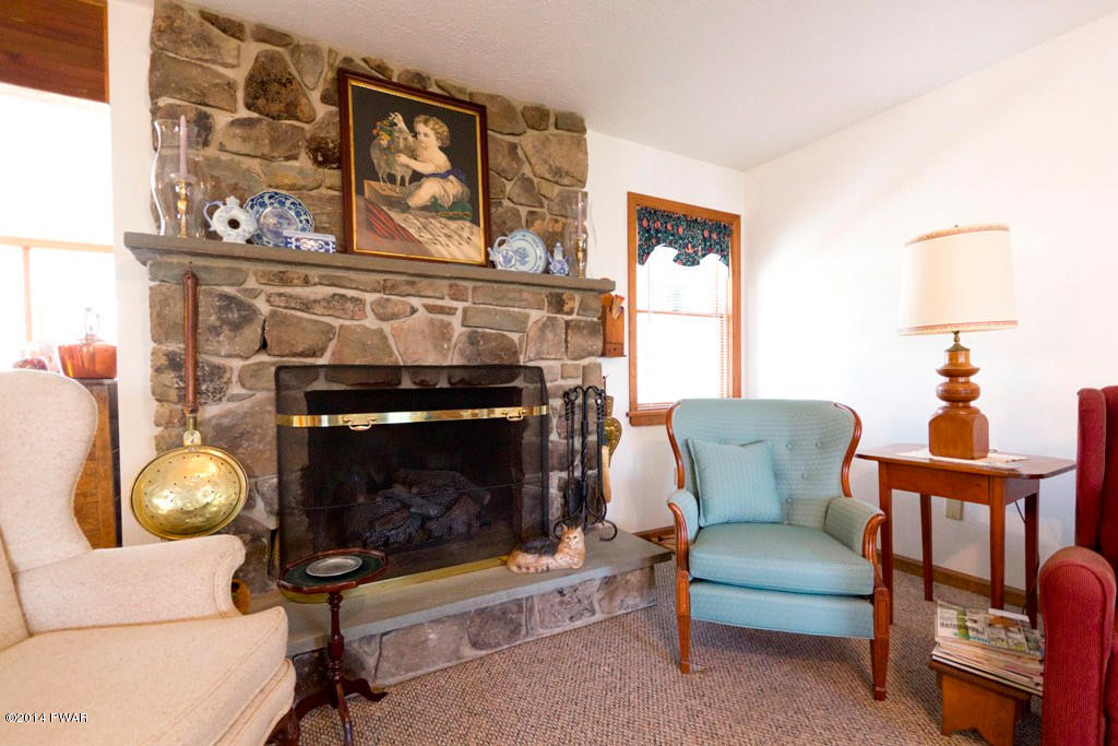 112 Sunset Way Milford, PA 18337 - Photo 8 of 44