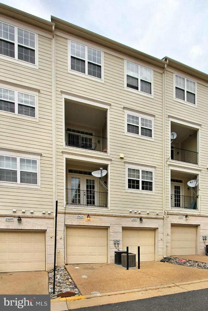 12422 Liberty Bridge Road Fairfax, VA 22033 - Photo 30 of 30 Exterior (Rear)