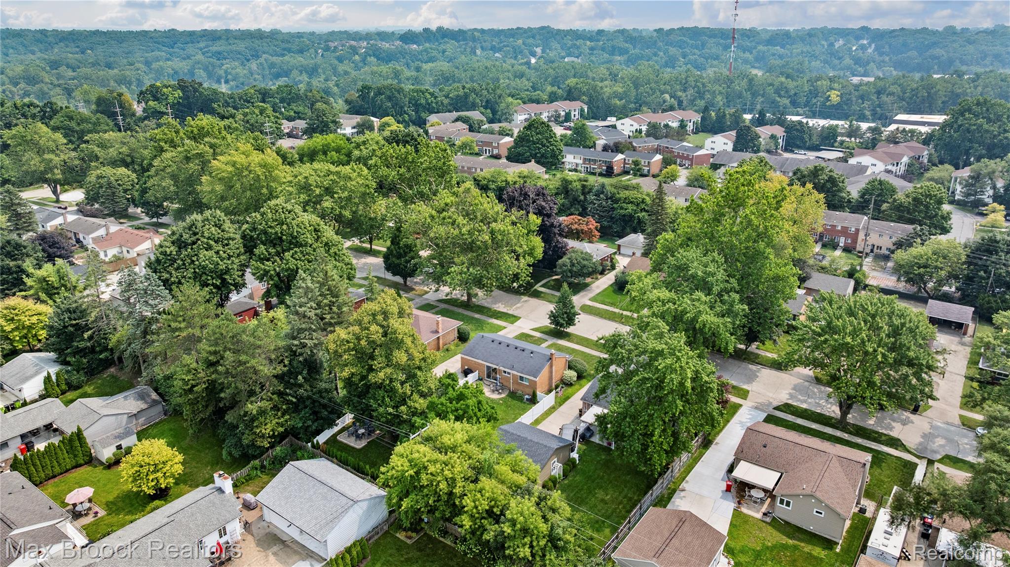 437 Meadow Lane Rochester, MI 48307 - Photo 35 of 41 2969 Woodland Drive-HD Drone Photography-6.jpg