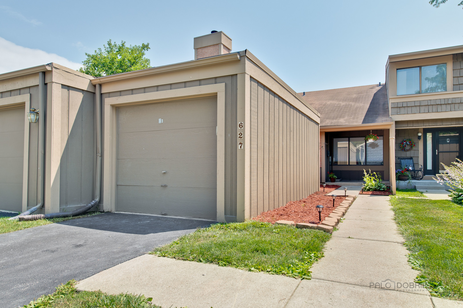 627 Acadia Court Roselle, IL 60172 - Photo 1 of 26