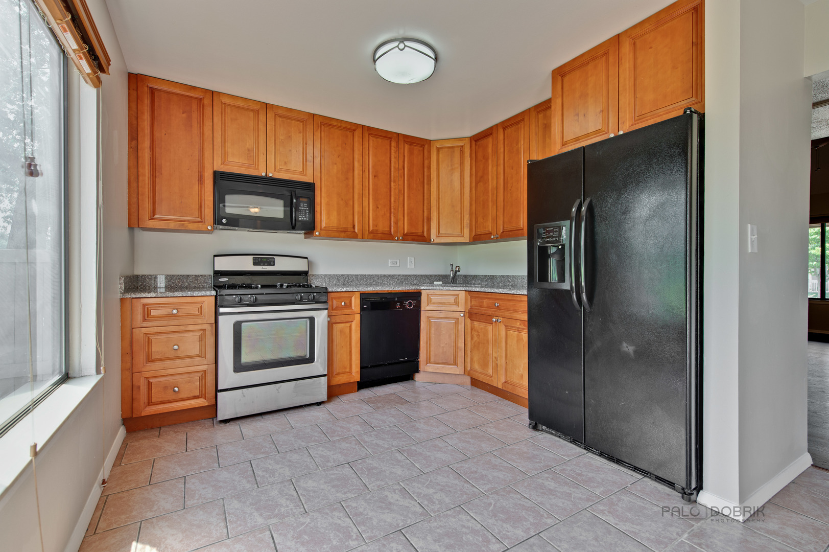 627 Acadia Court Roselle, IL 60172 - Photo 11 of 26
